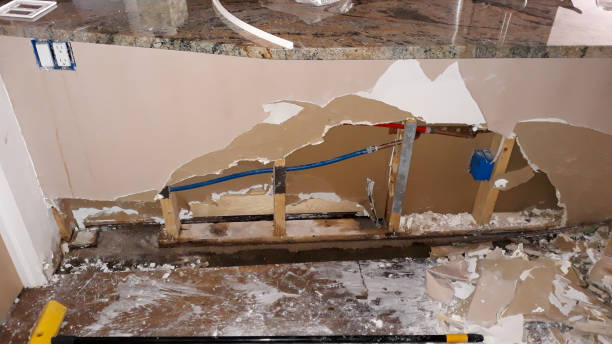 Water damage restoration insurance claims in Sansom Park, TX